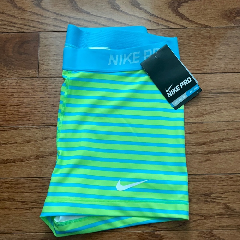 New Nike Pro Shorts Size L